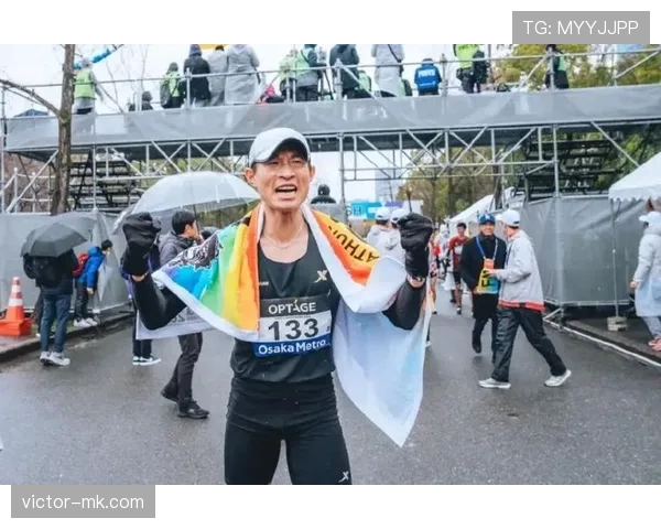 吴向东训练完直接去超市抢打折菜，这反差谁懂